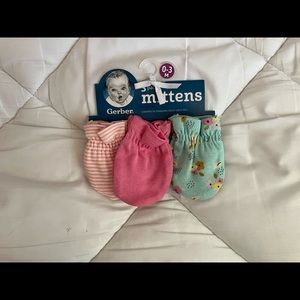 Newborn Mittens